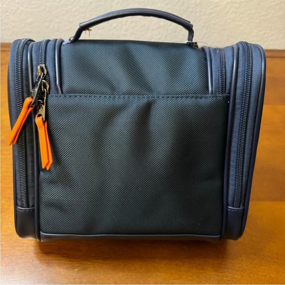 New Robert Graham Armageddon Max Hanging Toiletry Bag Navy Blue - Picture 2 of 16